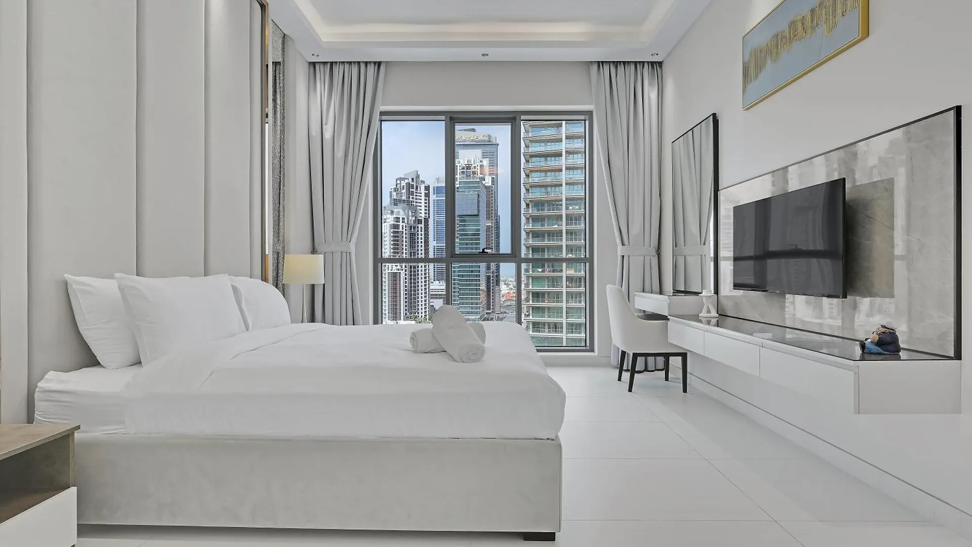 Spacious 3Br And Maid Room, Balcony & City Views By Bhavan Vacation Homes Dubai Apartment