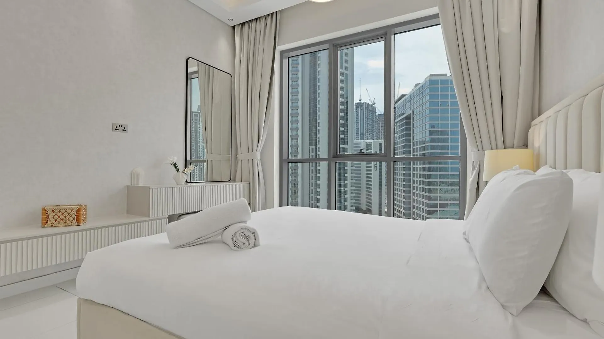 Apartment Spacious 3Br And Maid Room, Balcony & City Views By Bhavan Vacation Homes Dubai