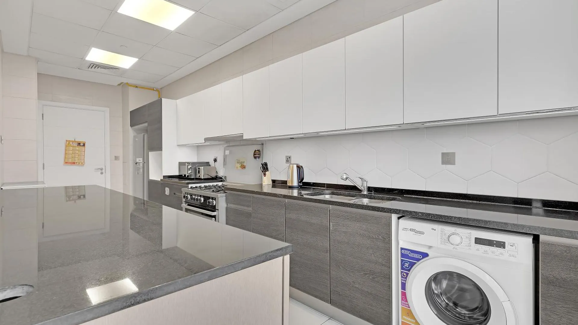 Spacious 3Br And Maid Room, Balcony & City Views By Bhavan Vacation Homes Dubai